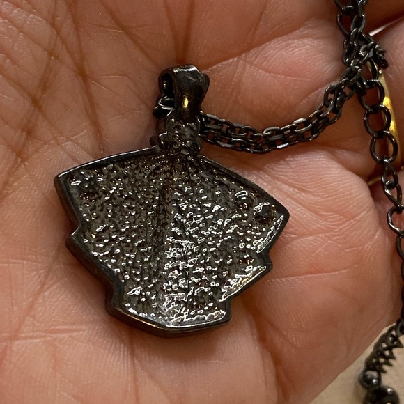 Gum Metal with Green Crystal Rhinestones Pendant Necklace 9” - Picture 5 of 7